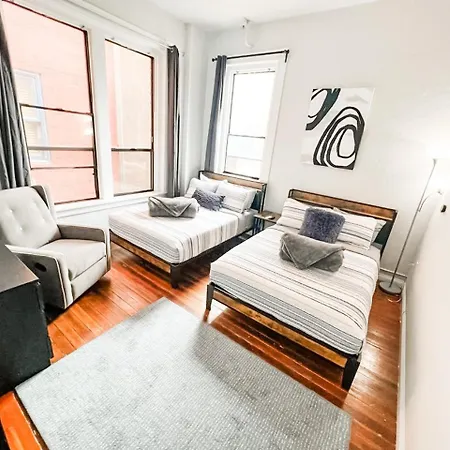 Gaslamp 2Bdrm - W Parking & 4 Beds #404 Hotel